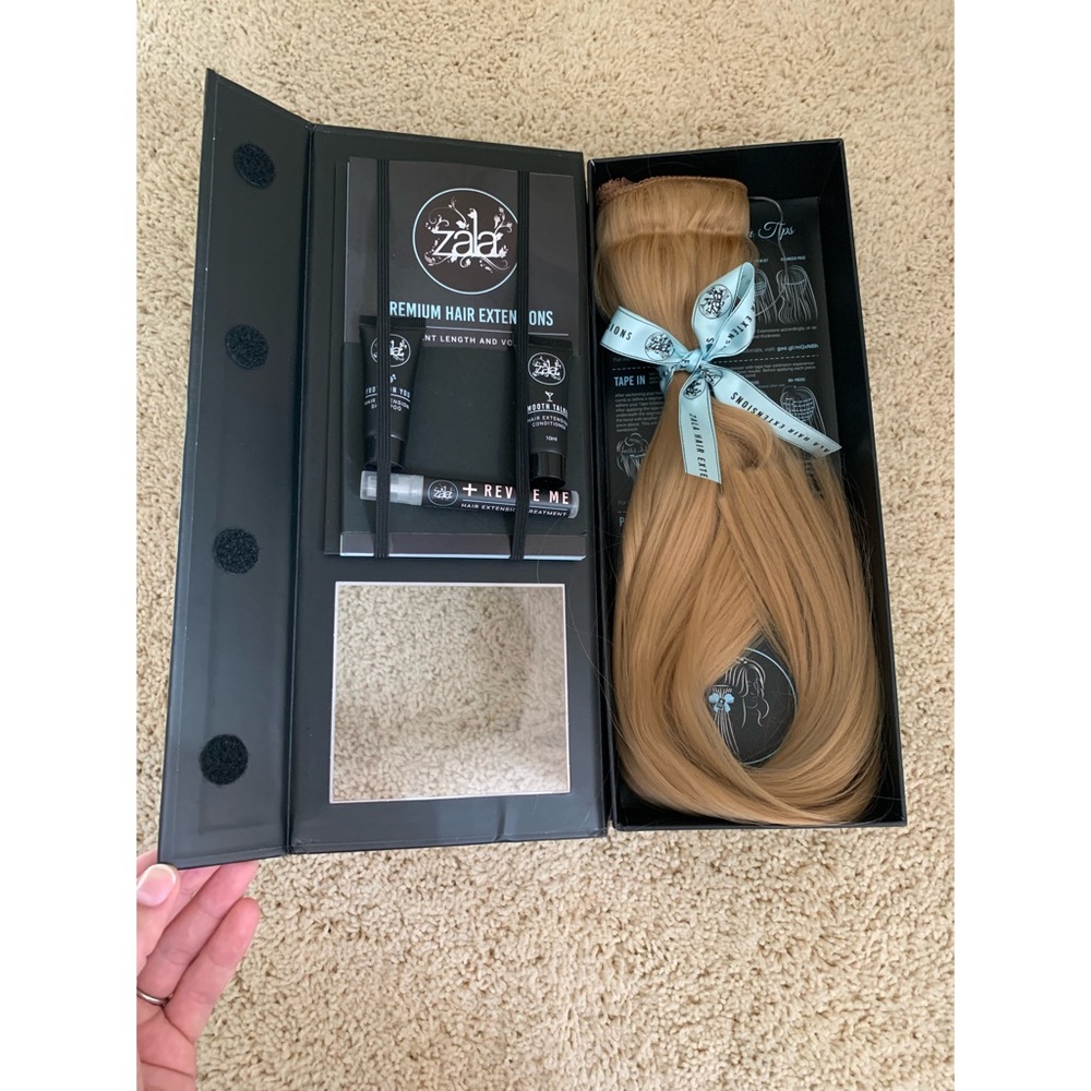 BRAND NEW IN BOX - ZALA Keratin halo extensions 20” dirty blonde